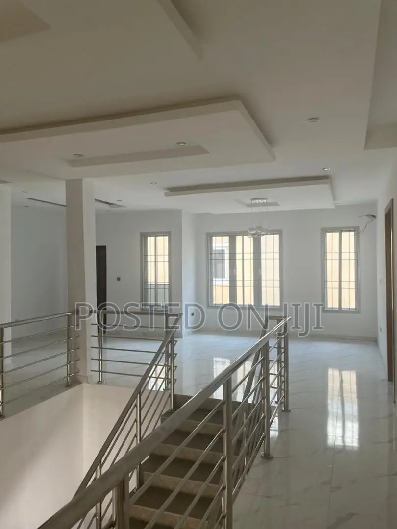 5bdrm Duplex in Northern Foreshore, Lekki Phase 2 for sale in Lekki Phase 2