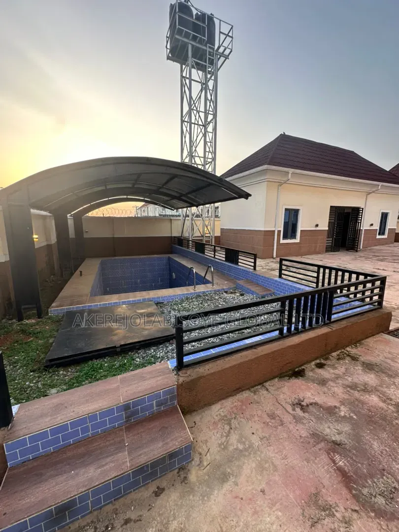 5bdrm Duplex in In An Estate, Life Camp for sale in Life Camp