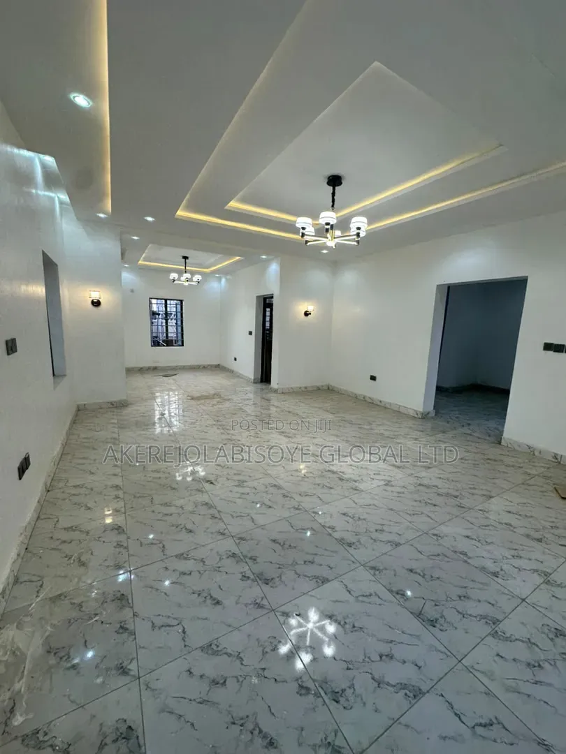 5bdrm Duplex in In An Estate, Life Camp for sale in Life Camp