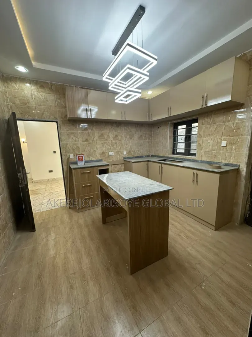 5bdrm Duplex in In An Estate, Life Camp for sale in Life Camp