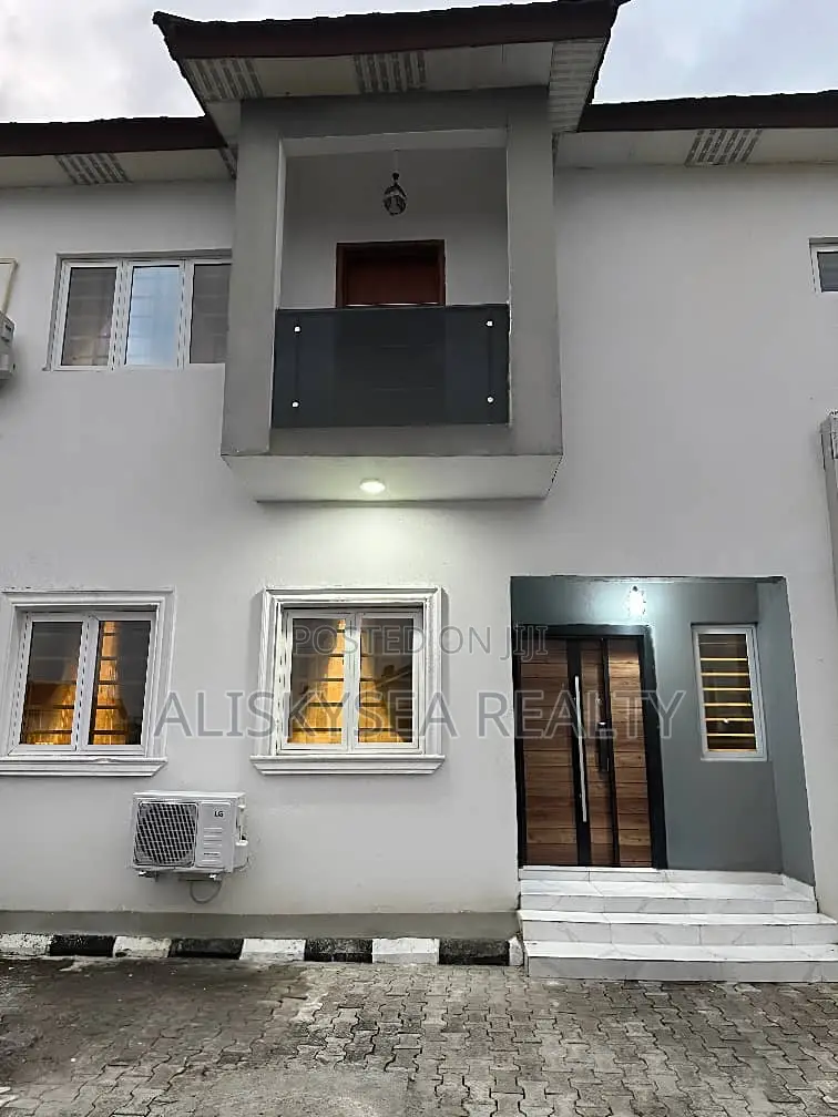 3bedroom Duplex Shortlet in Awoyaya in Awoyaya