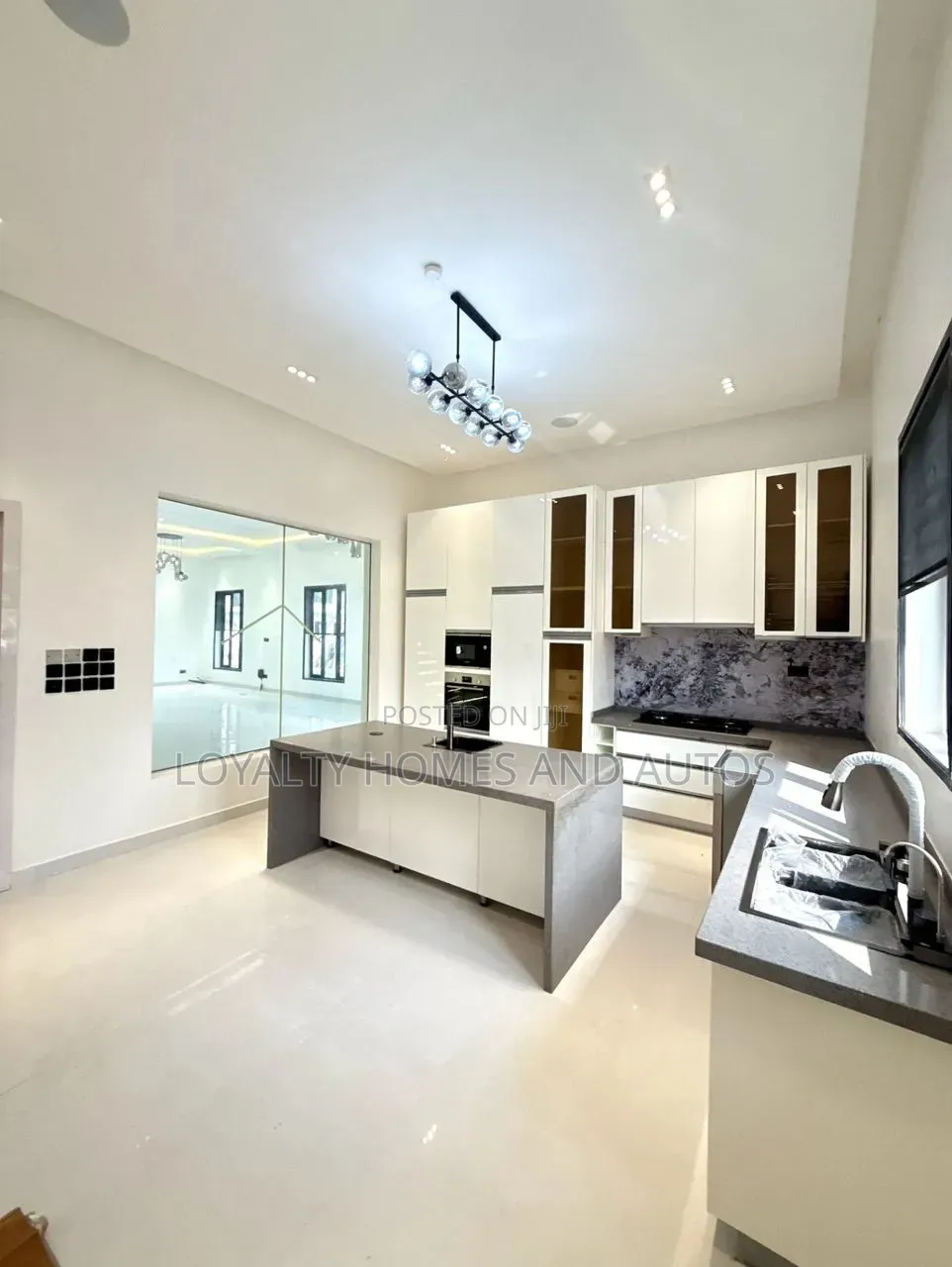5bdrm Duplex in Osapa london for sale in Osapa london