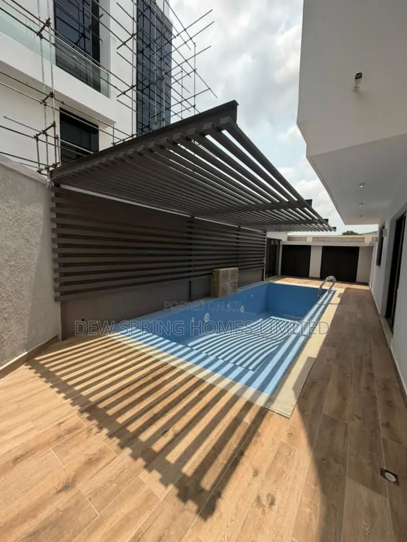 6bdrm Mansion in Banana for sale in Banana Island