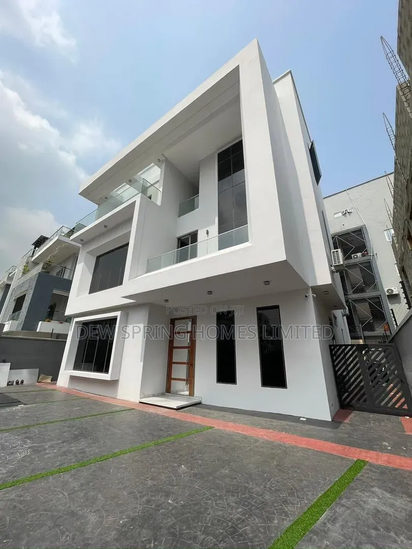 5bdrm Mansion in Off Banana Island for sale in Banana Island