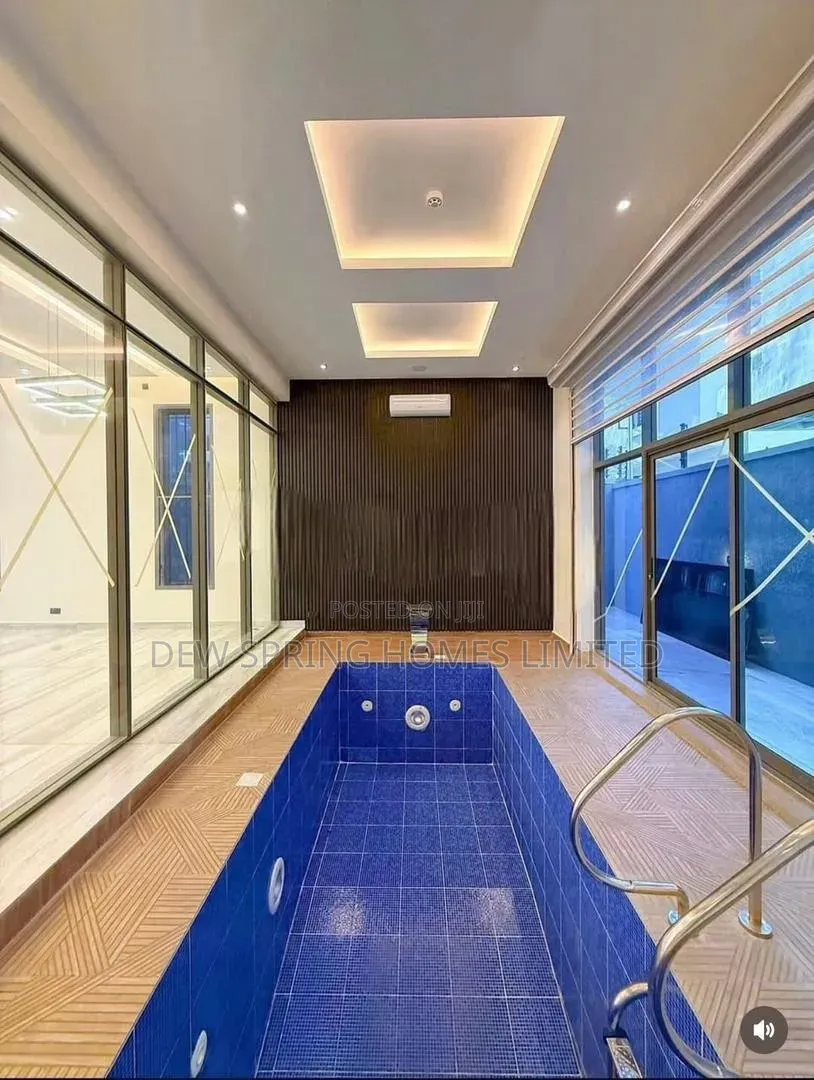 5bdrm Mansion in Off Banana Island for sale in Banana Island