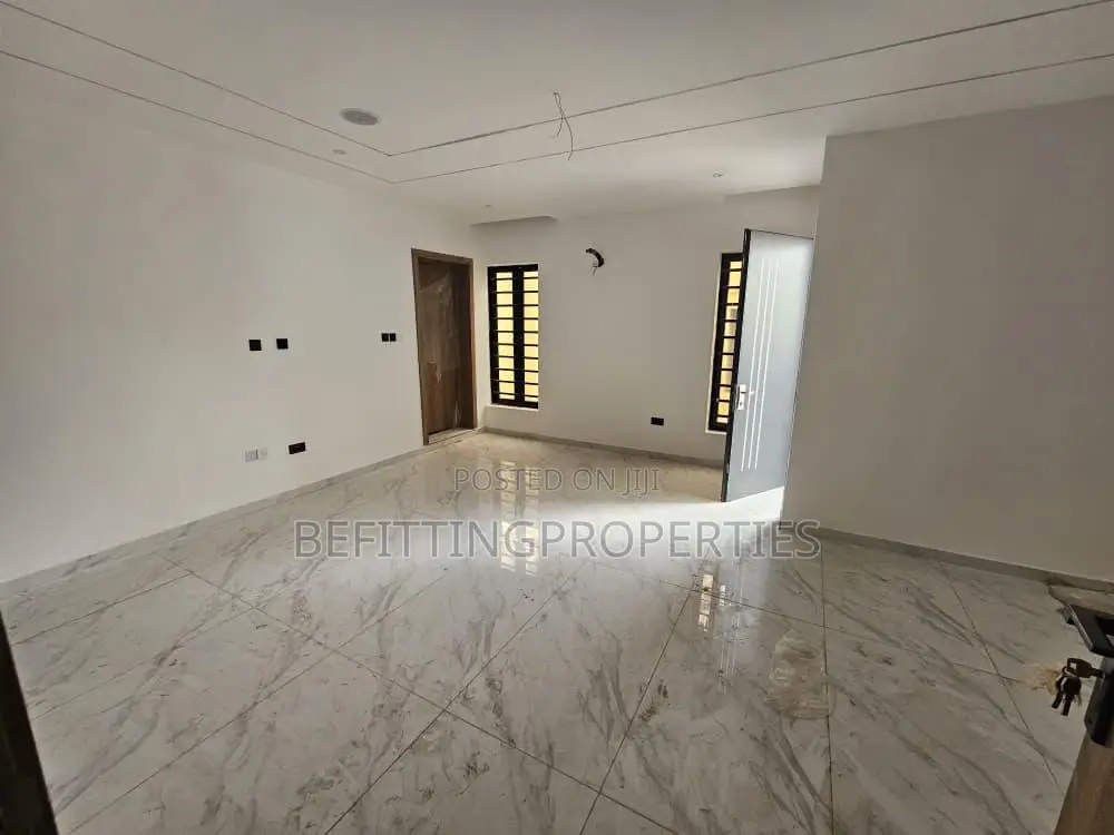 3bdrm Apartment in Ikeja for sale in Ikeja