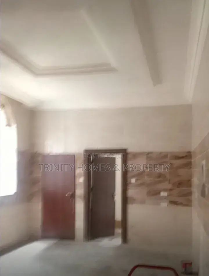 9bdrm Mansion in Fcda C-Of-O, Jahi for sale in Jahi