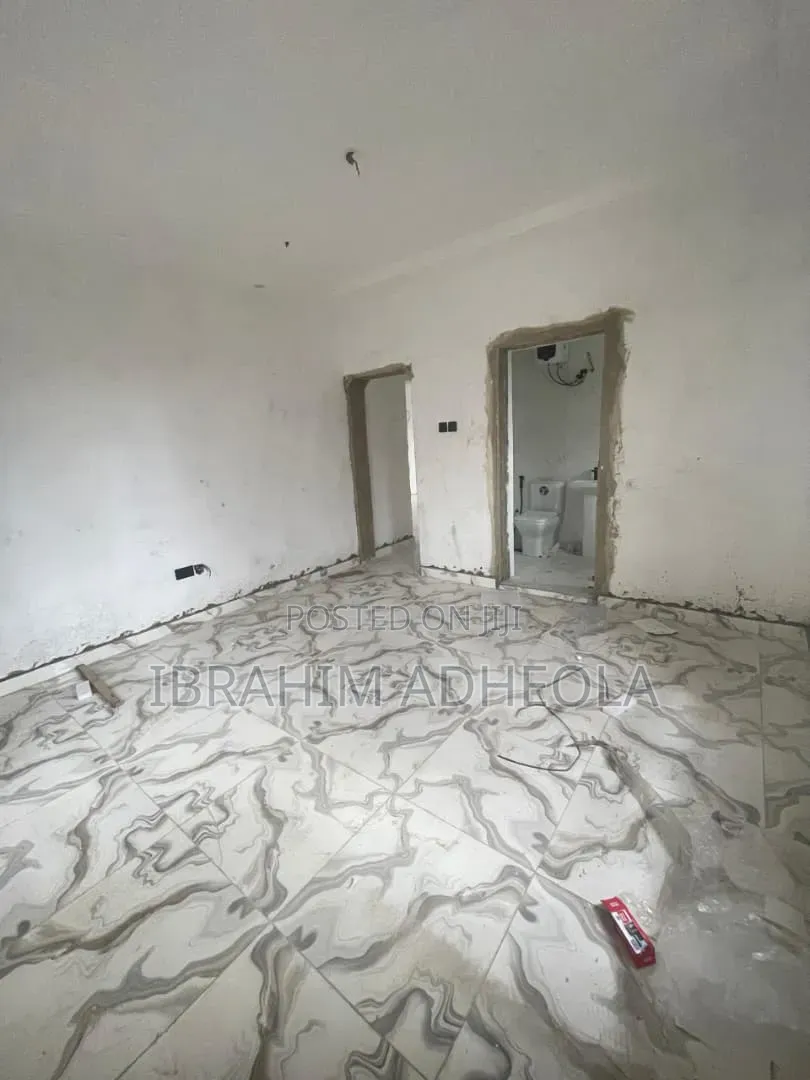 3bdrm Apartment in Aguda for sale in Aguda / Surulere