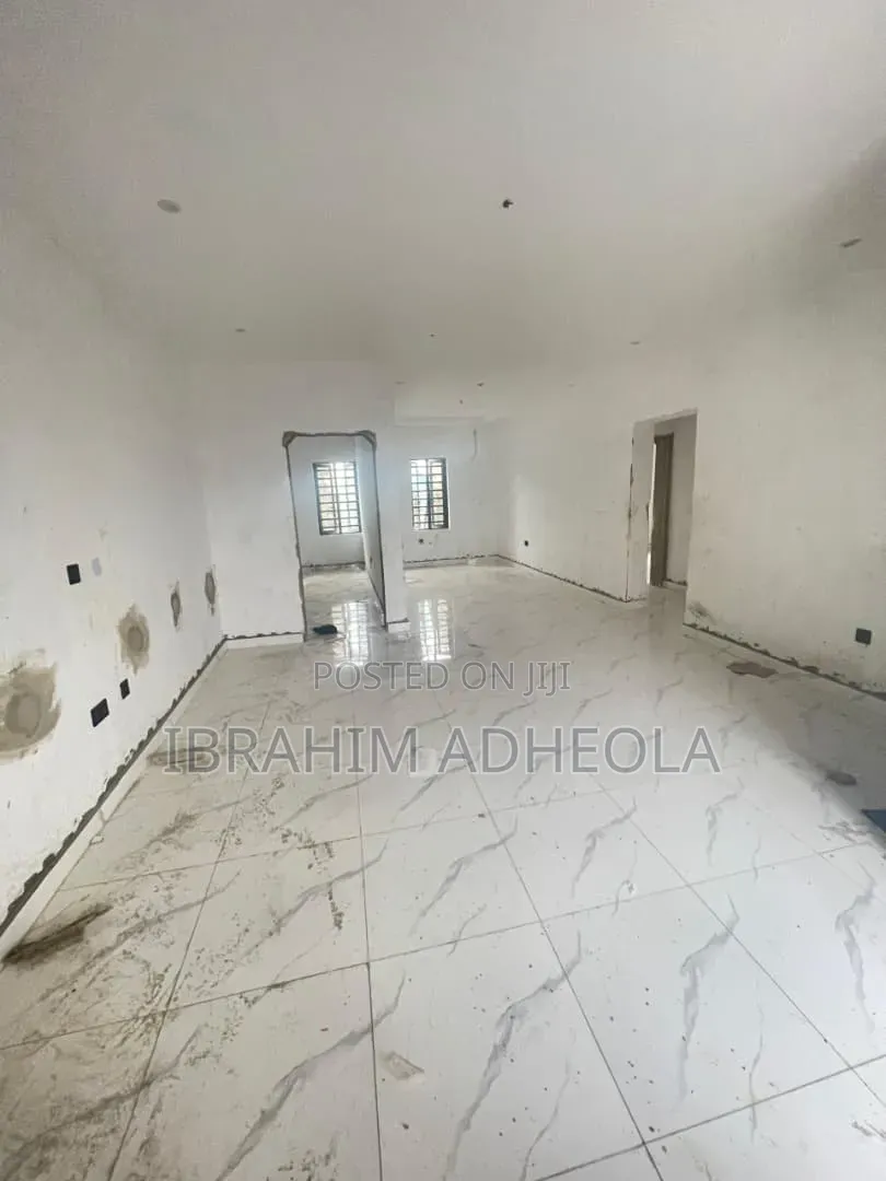 3bdrm Apartment in Aguda for sale in Aguda / Surulere