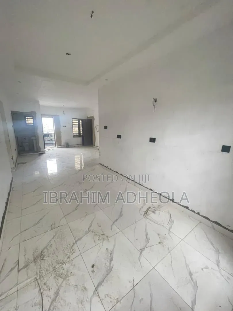 3bdrm Apartment in Aguda for sale in Aguda / Surulere