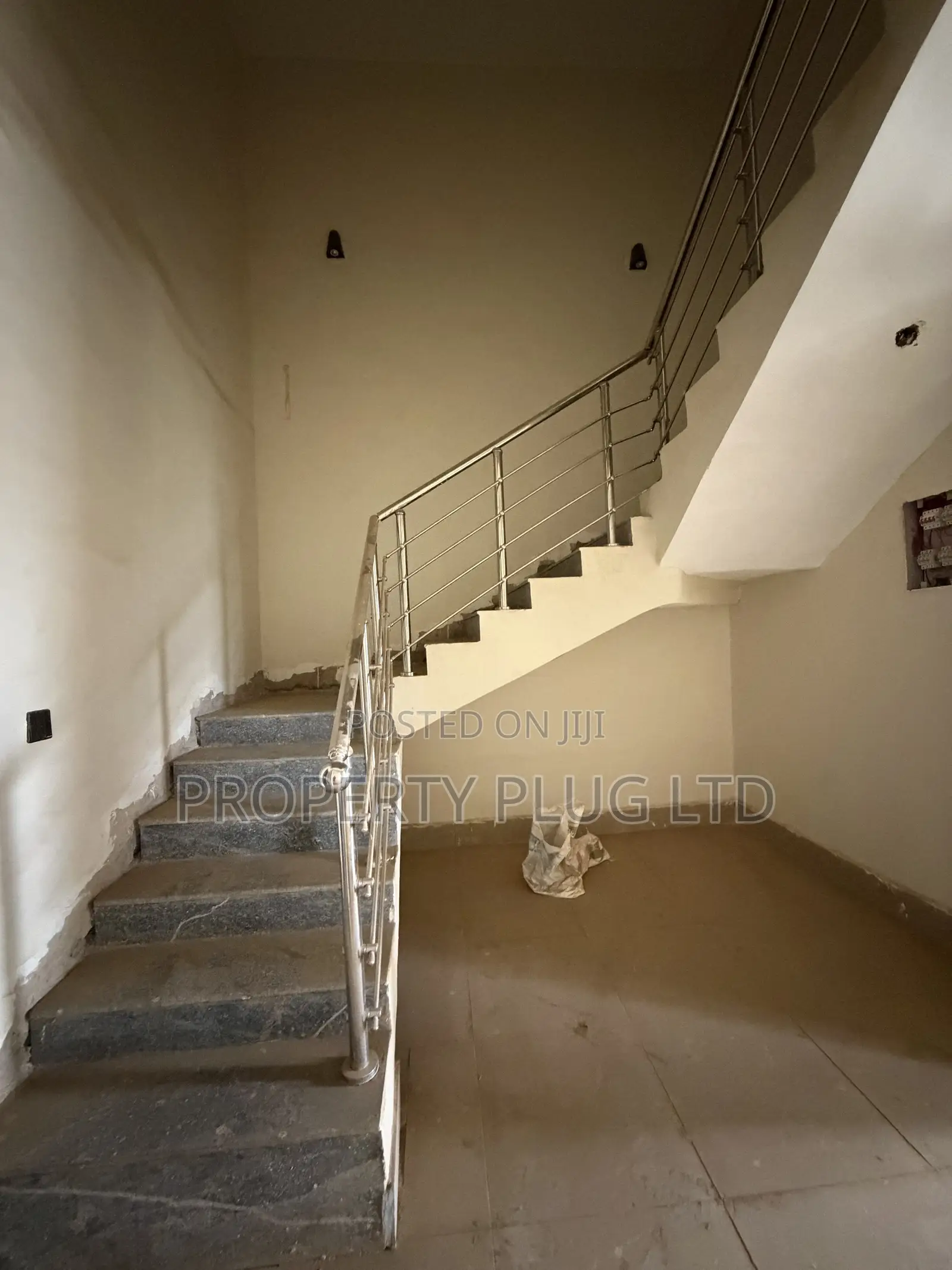 3bdrm Townhouse/Terrace in Idu for sale in Idu