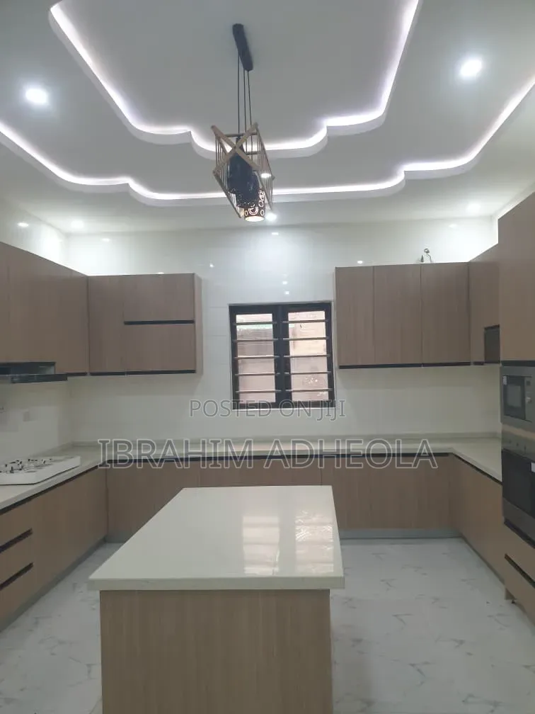 4bdrm Duplex in Magodo Gra Phase2 for sale in GRA Phase 2 Shangisha