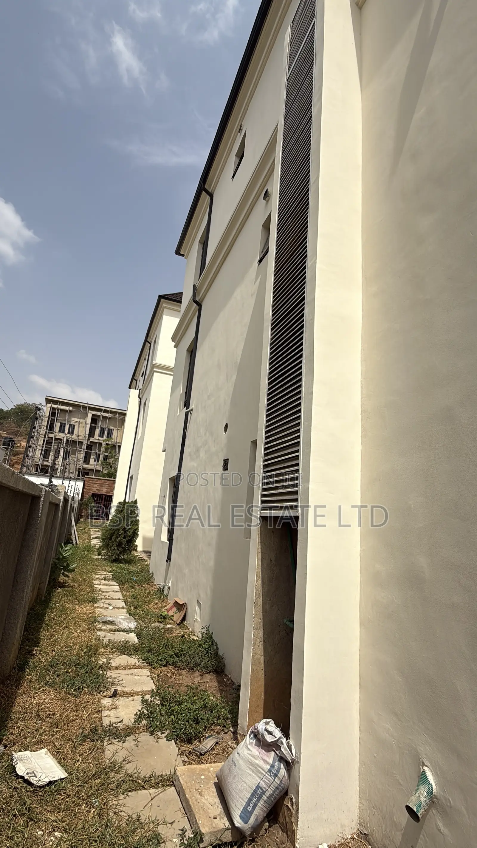 6bdrm Duplex in Katampe Extension for sale in Katampe Extension