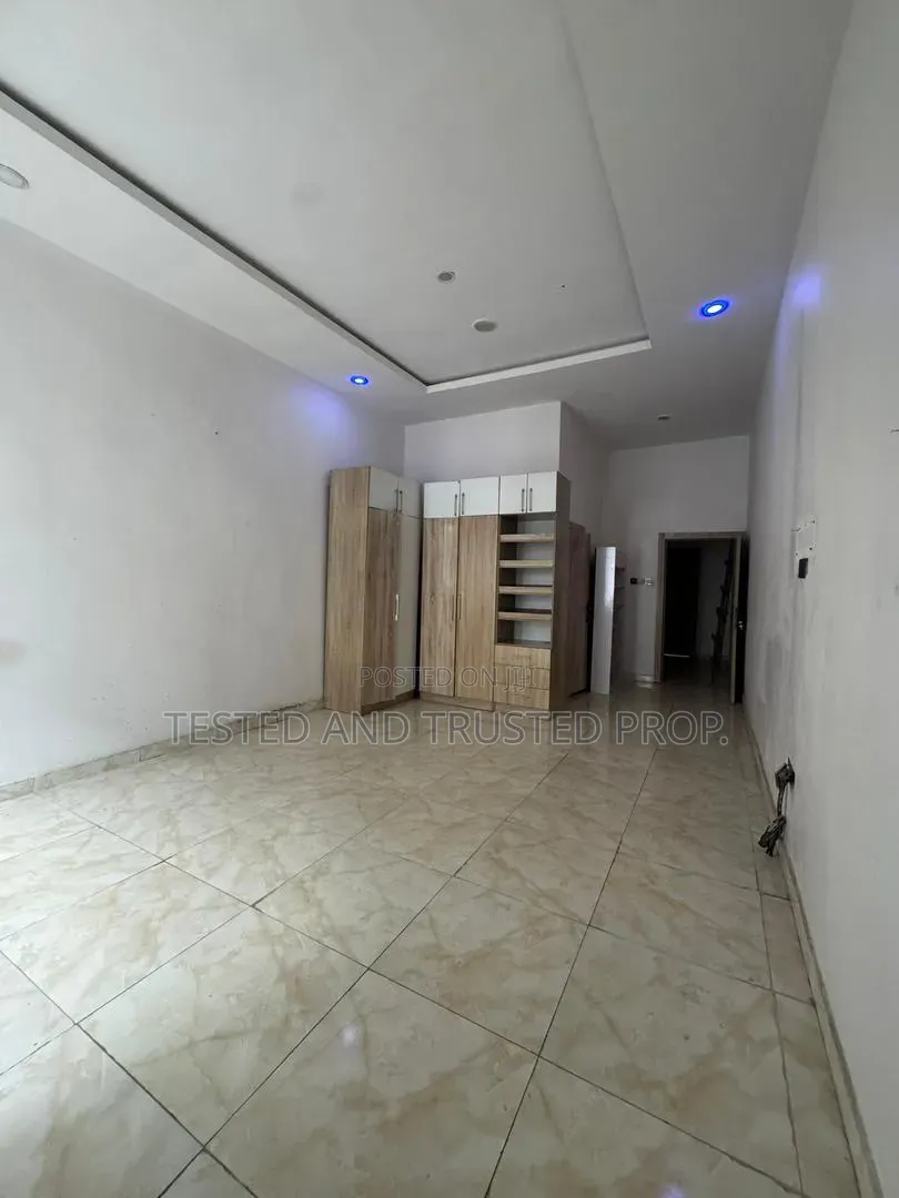 3bdrm Townhouse / Terrace in Harris Drive, Ikota for rent in Ikota