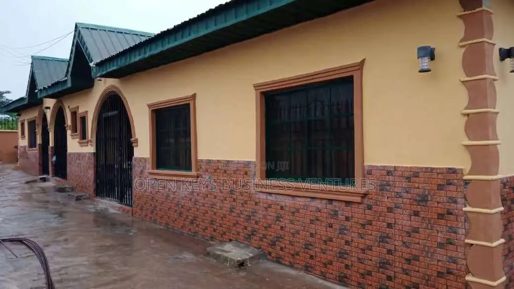 3bdrm Bungalow in Olorunda Abaa, Akobo for sale in Akobo