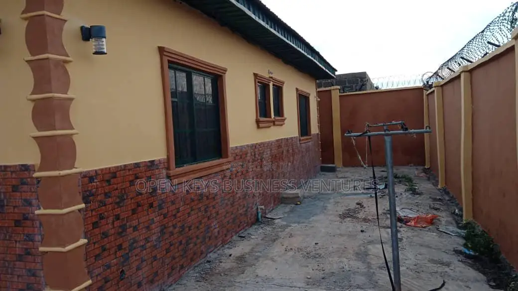 3bdrm Bungalow in Olorunda Abaa, Akobo for sale in Akobo