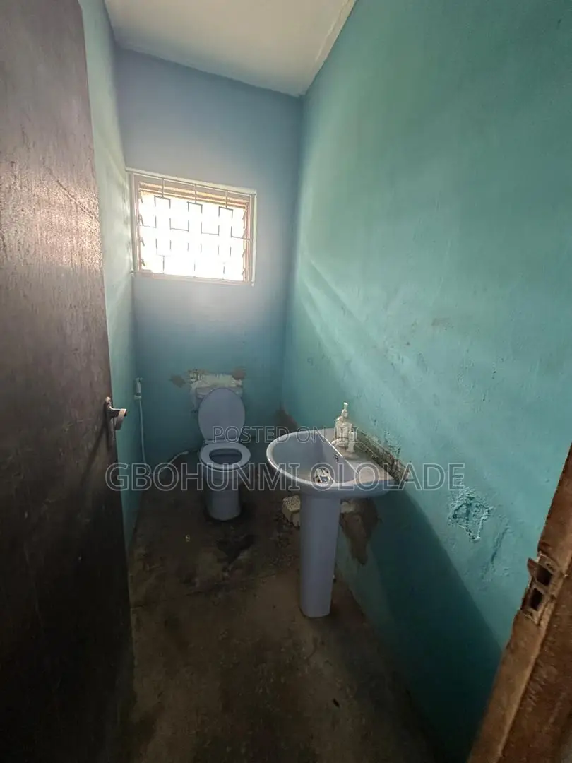 4bdrm Bungalow in Ijede / Ikorodu for sale in Ijede / Ikorodu