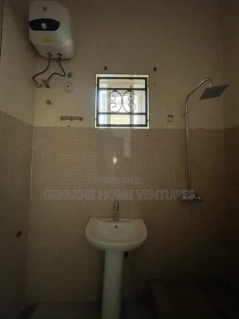 Furnished 3bdrm Duplex in Orchid, Chevron for rent in Chevron