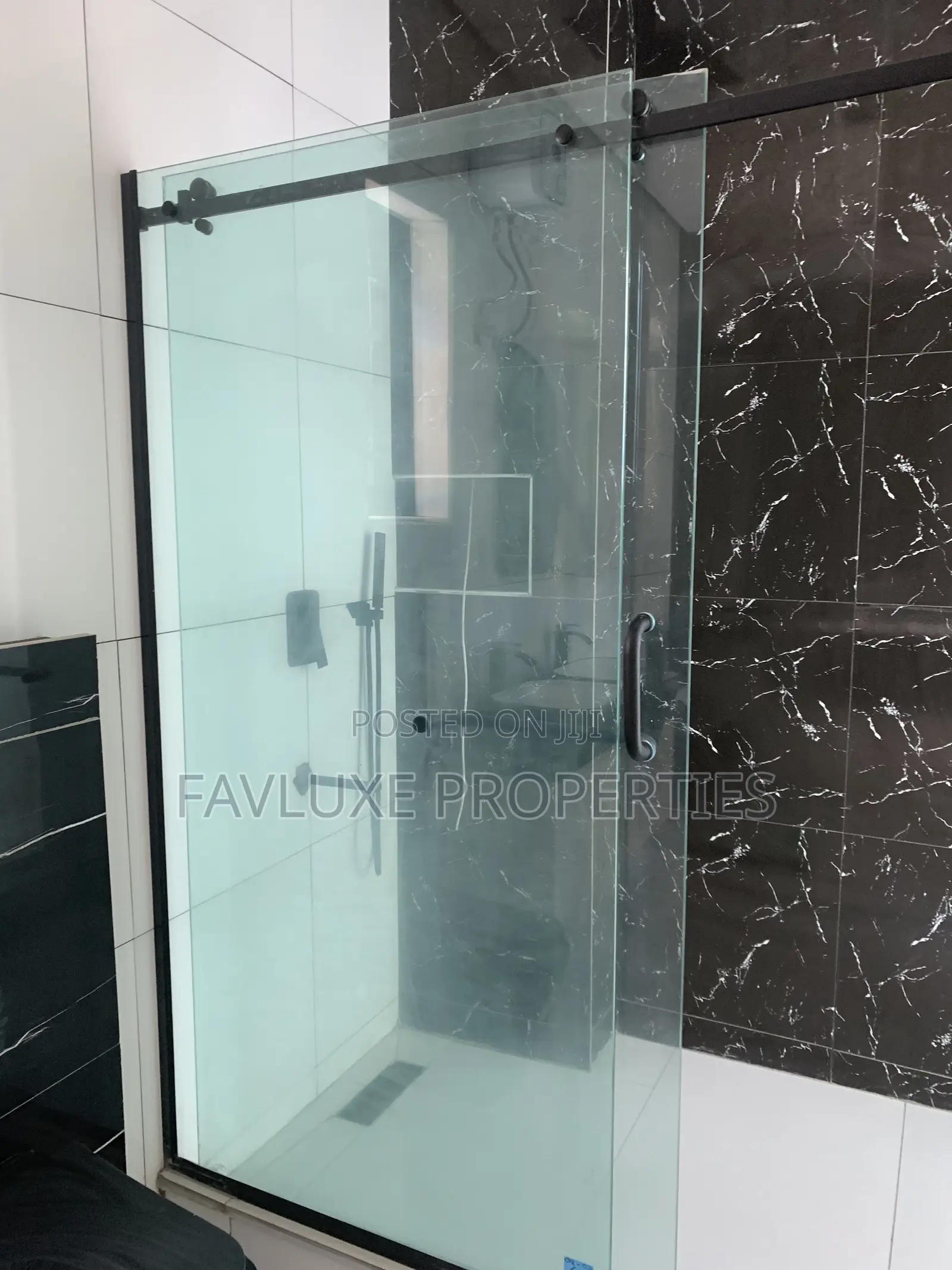 5bdrm Duplex in Royal Pine, Lekki Phase 2 for sale in Lekki Phase 2