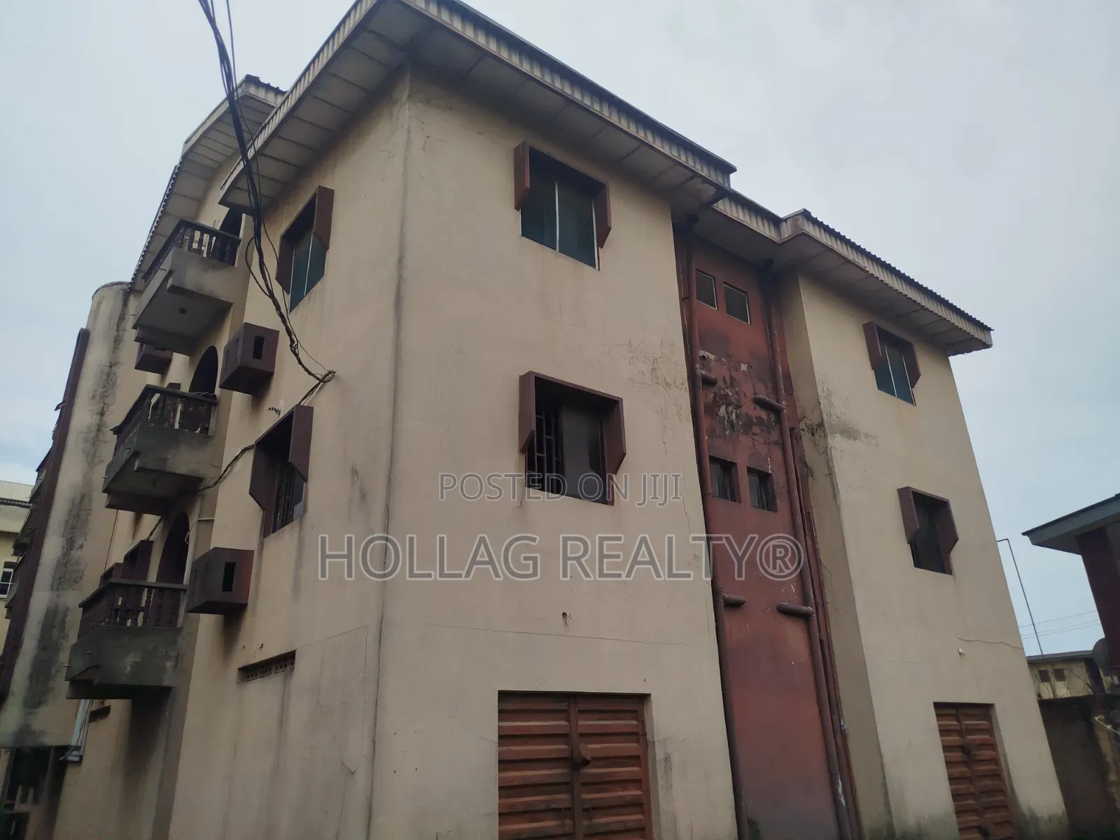 3bdrm Block of Flats in Okota for sale in Okota