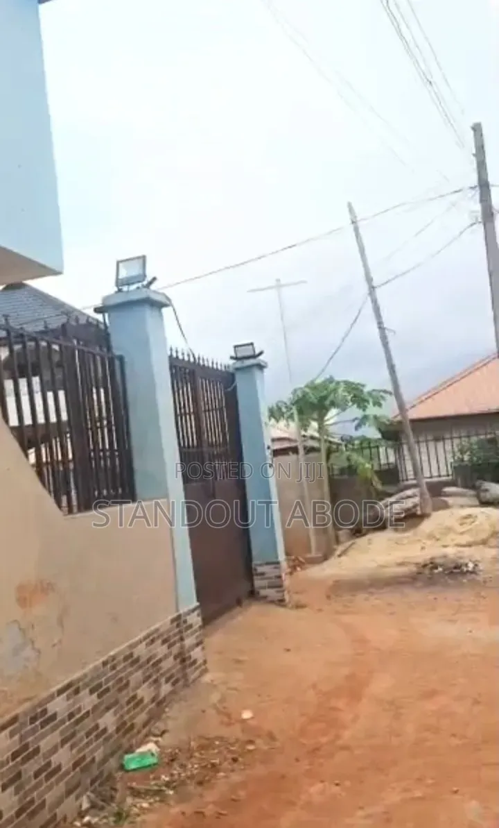 3bdrm Duplex in Good Location, Iyana Ipaja for sale in Iyana Ipaja