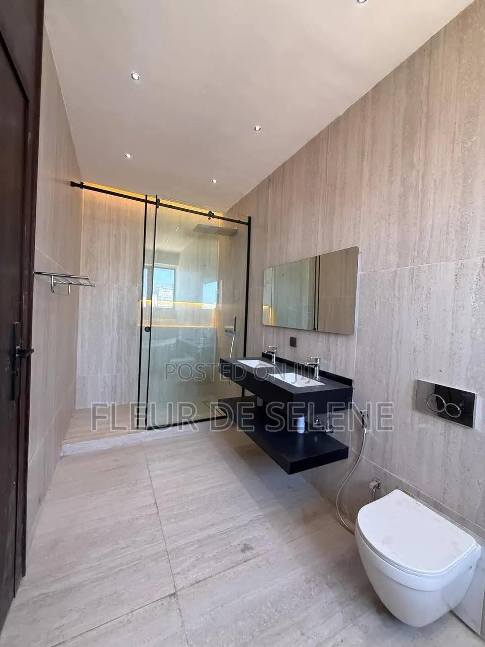 6bdrm Duplex in Lekki Phase 1 for sale in Lekki Phase 1
