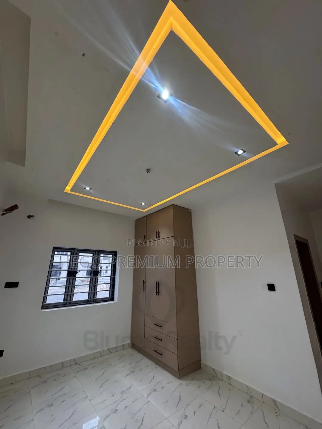 2bdrm Block of Flats in Gito Estate, East West Road for sale in East West Road