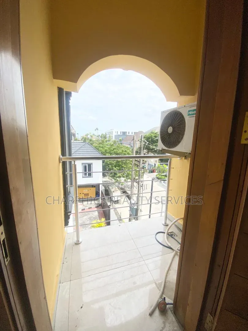 Furnished Studio Apartment in Lekki Phase 1 for rent in Lekki Phase 1
