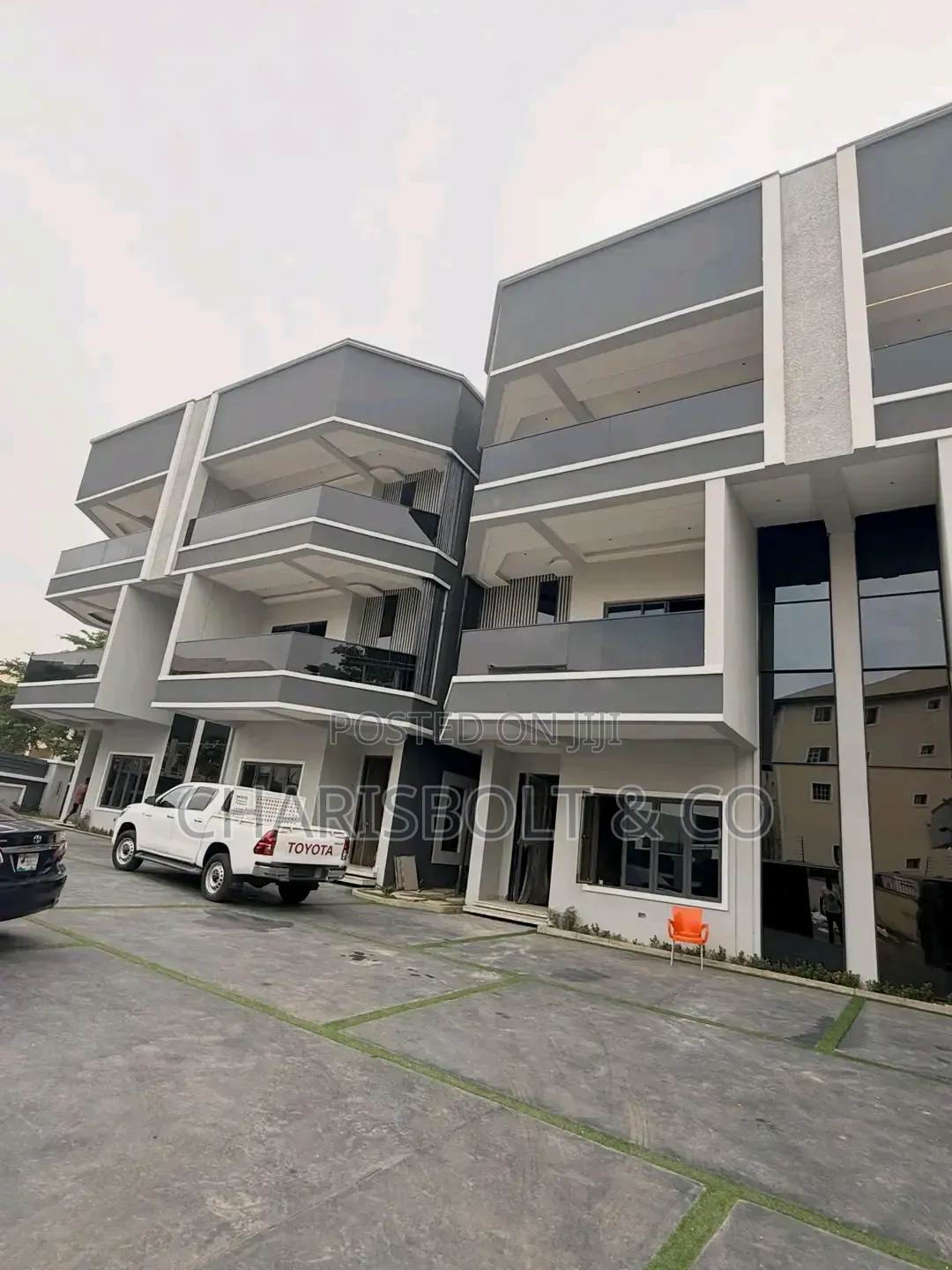 4bdrm Townhouse/Terrace in Utako for sale in Utako