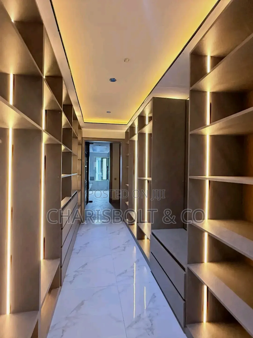 4bdrm Townhouse/Terrace in Utako for sale in Utako