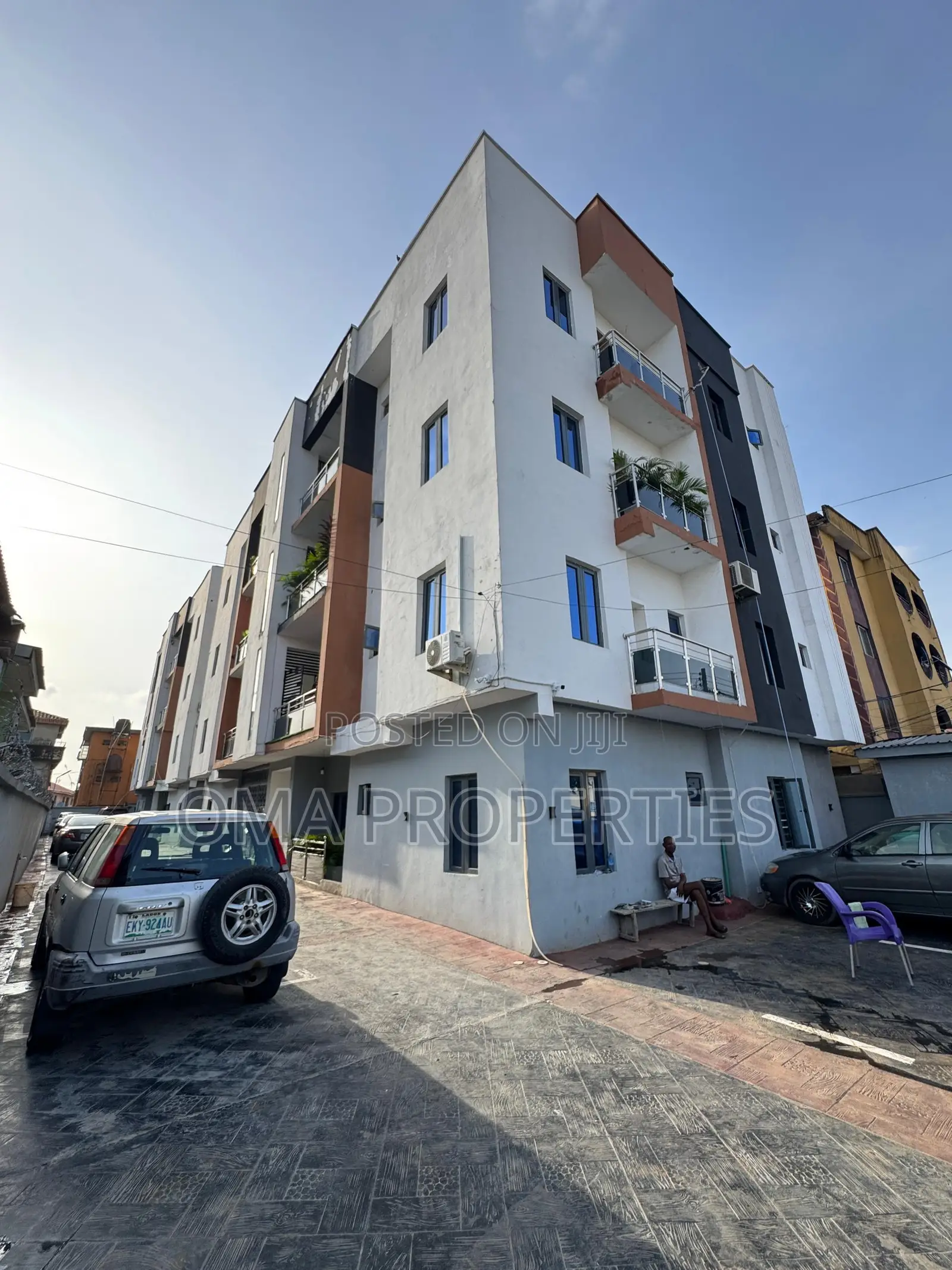 Furnished 3bdrm House in Surulere for sale in Surulere
