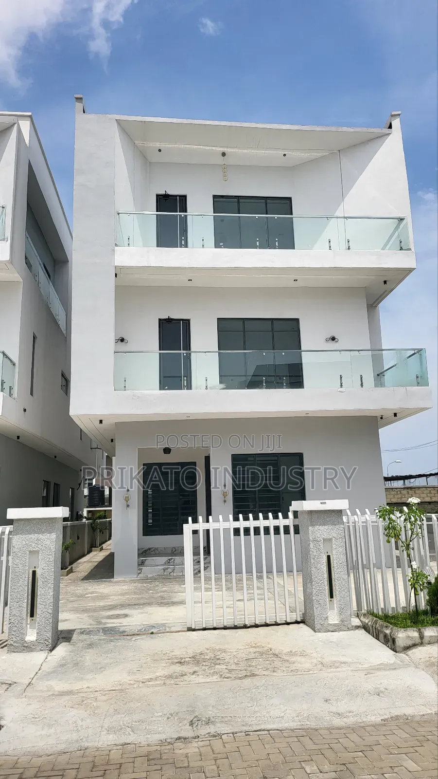 5bdrm Mansion in Treasure Estate, Osapa london for sale in Osapa london