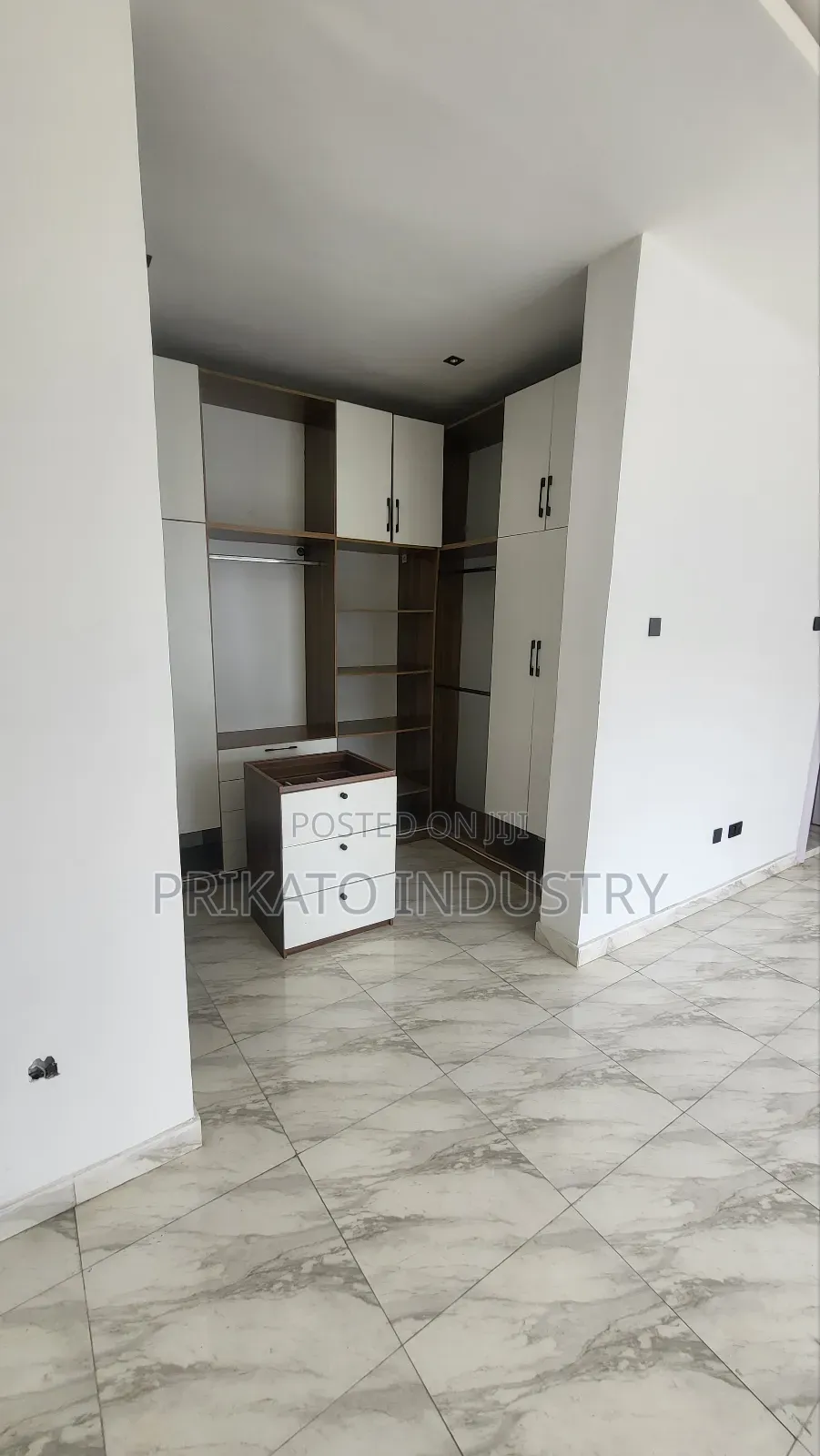 5bdrm Mansion in Treasure Estate, Osapa london for sale in Osapa london