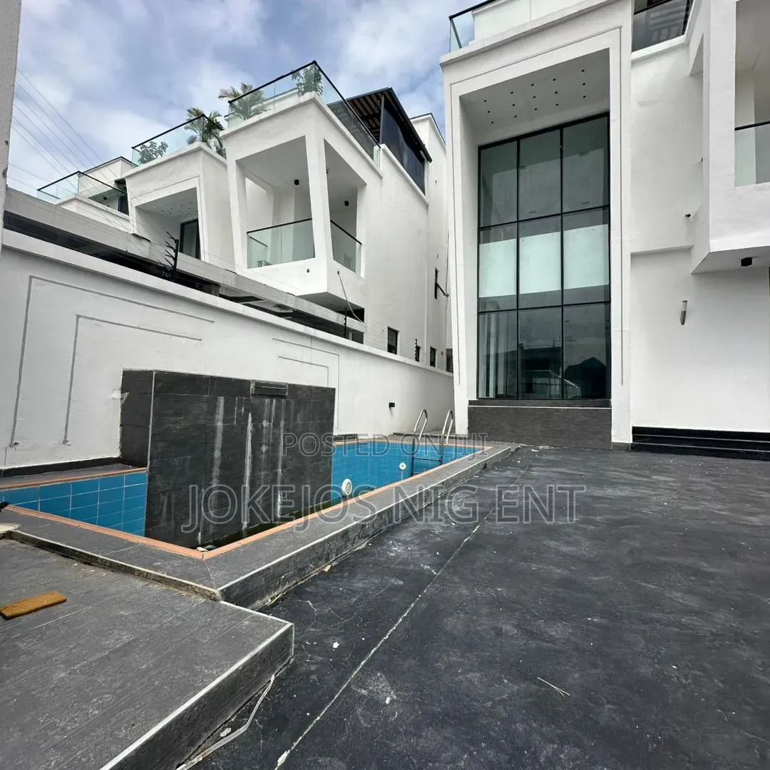 5bdrm Duplex in Lekki Phase 1 for sale in Lekki Phase 1