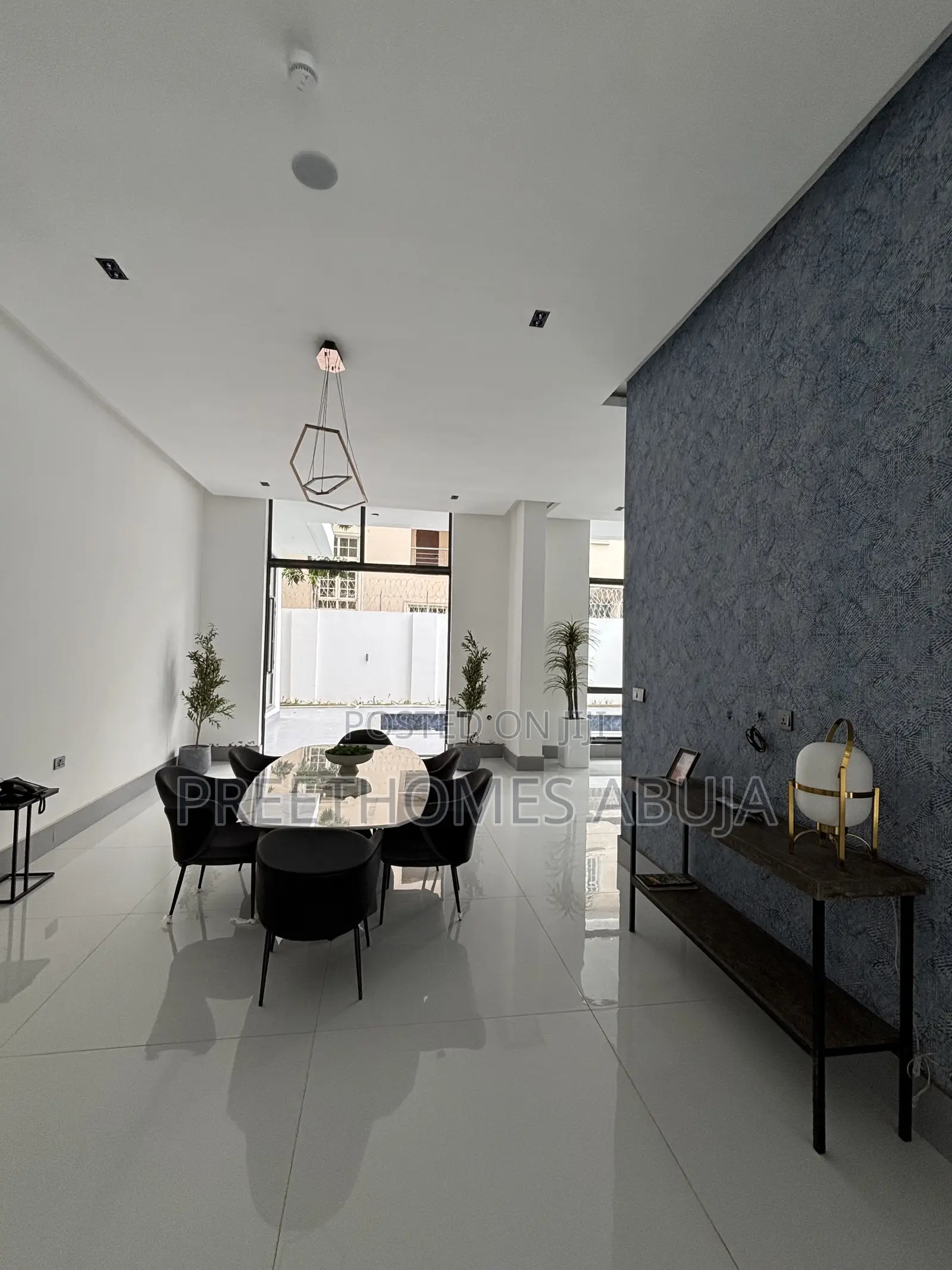 8bdrm Mansion in Asokoro for sale in Asokoro