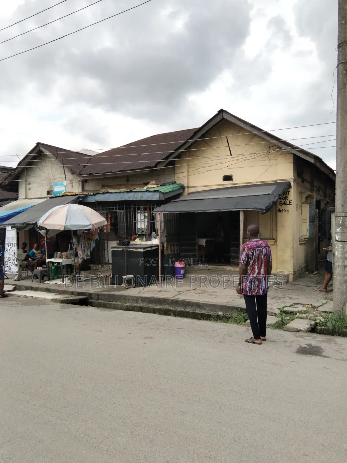 10bdrm Bungalow in Cameroon Road, Aba Expressway for sale in Aba Expressway