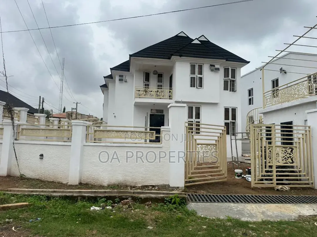 5bdrm Duplex in Ikolaba Estate, Ibadan for rent in Ibadan