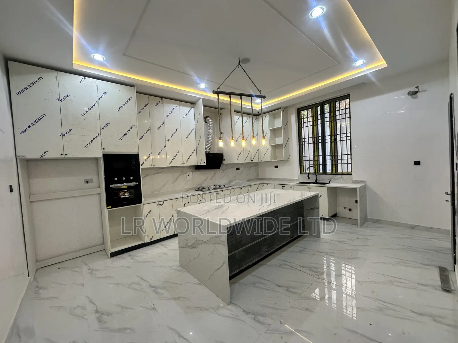 5bdrm Duplex in Apo Resettlement for sale in Apo Resettlement