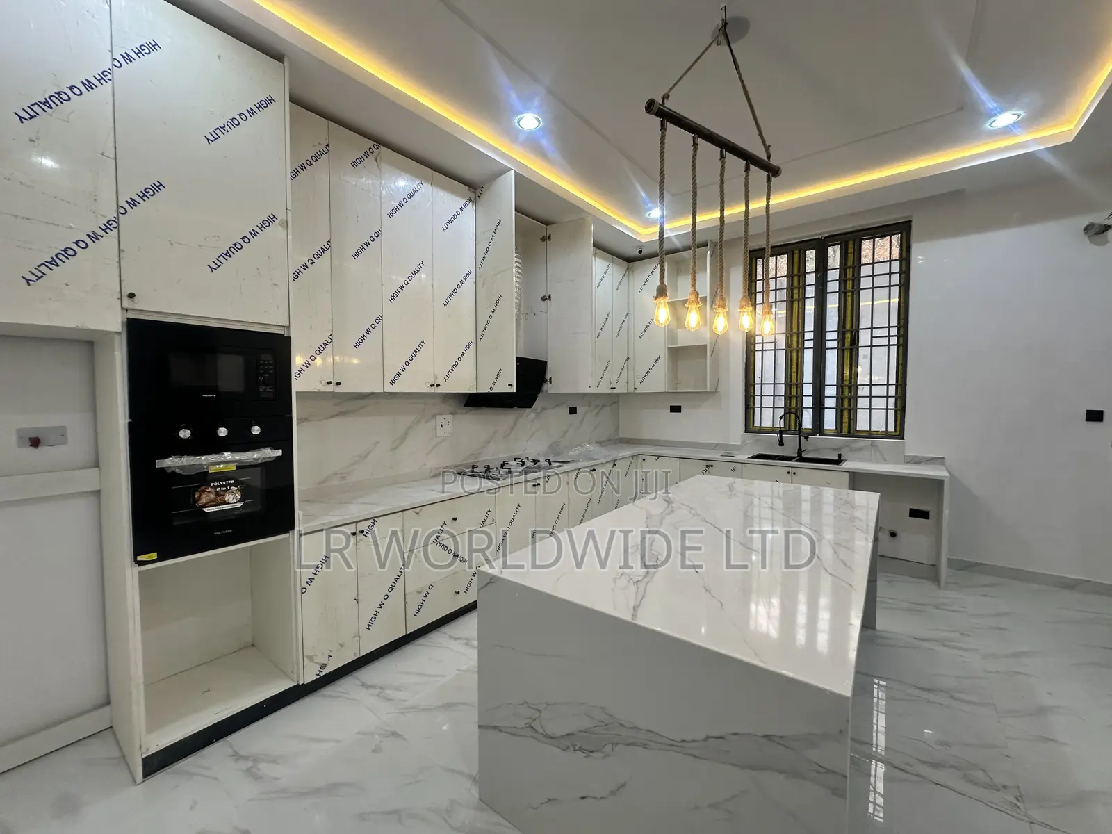 5bdrm Duplex in Apo Resettlement for sale in Apo Resettlement