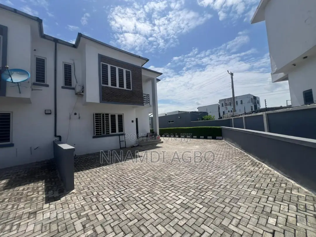 3bdrm Duplex in Chevron for rent in Chevron