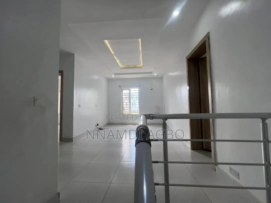 3bdrm Duplex in Chevron for rent in Chevron