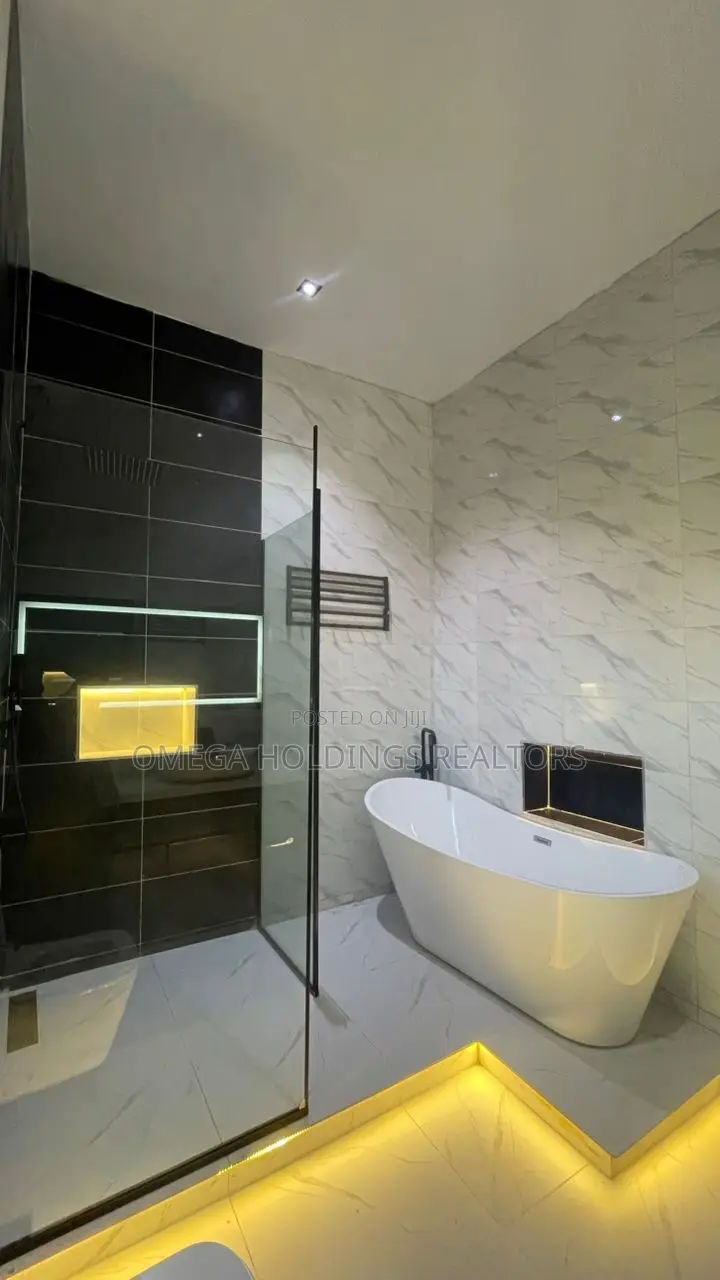 4bdrm Duplex in Alao Akala Estatw, Akobo for sale in Akobo