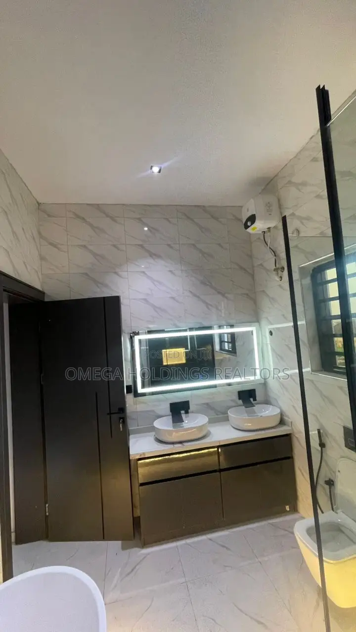 4bdrm Duplex in Alao Akala Estatw, Akobo for sale in Akobo