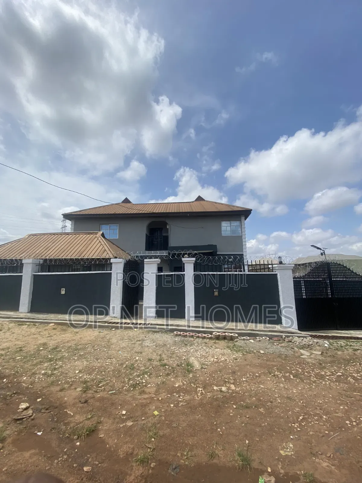 20bdrm Apartment in Akure for sale in Akure