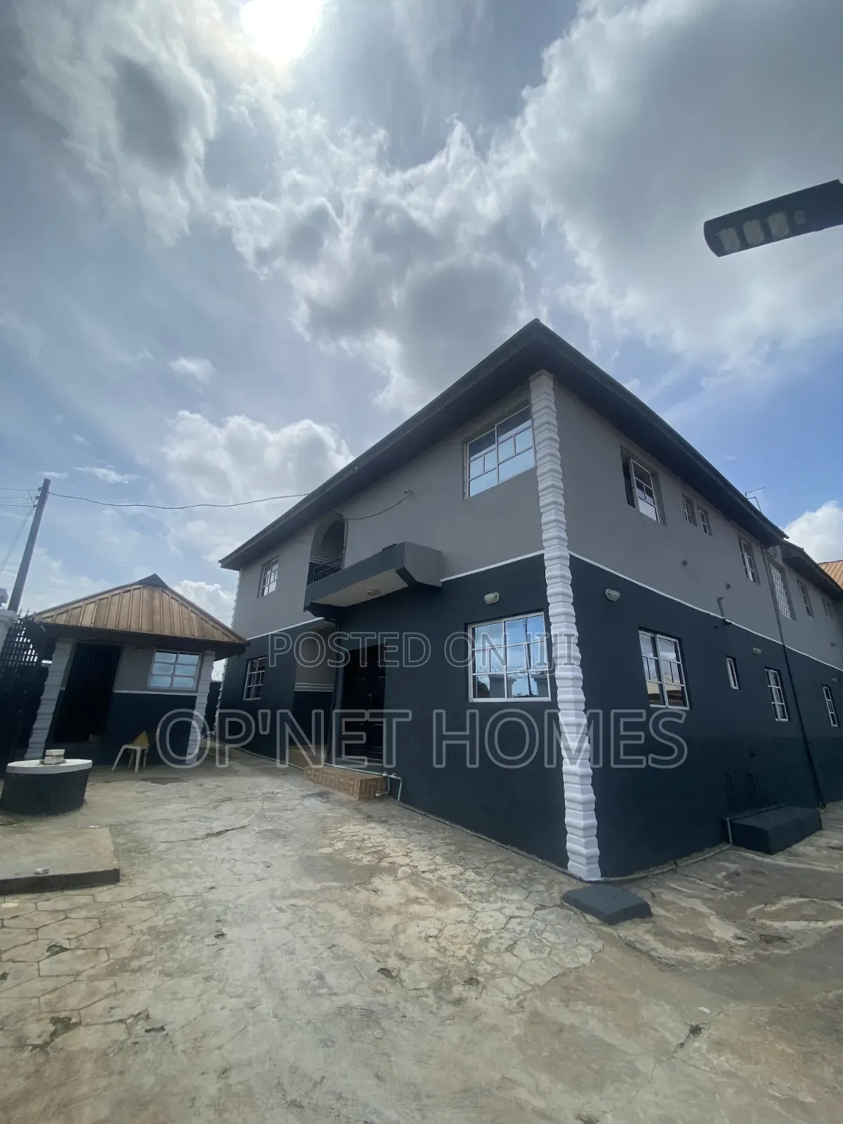 20bdrm Apartment in Akure for sale in Akure