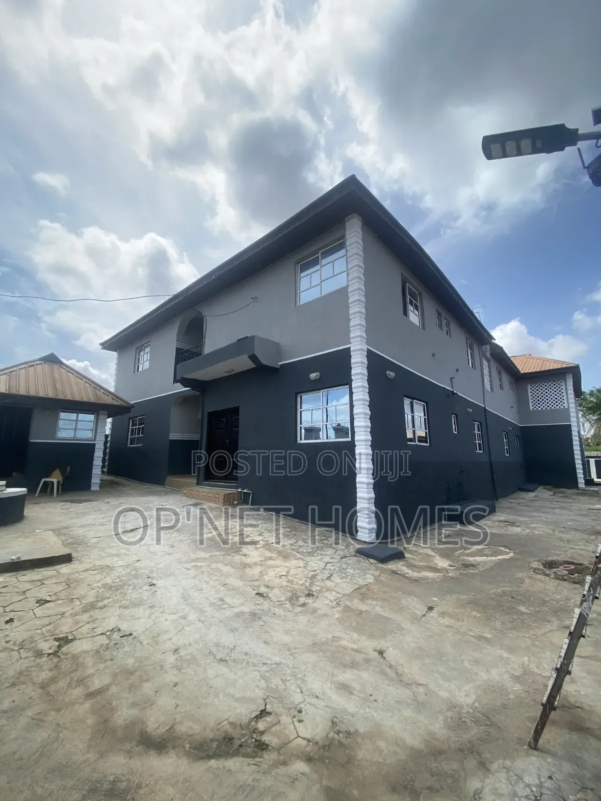 20bdrm Apartment in Akure for sale in Akure