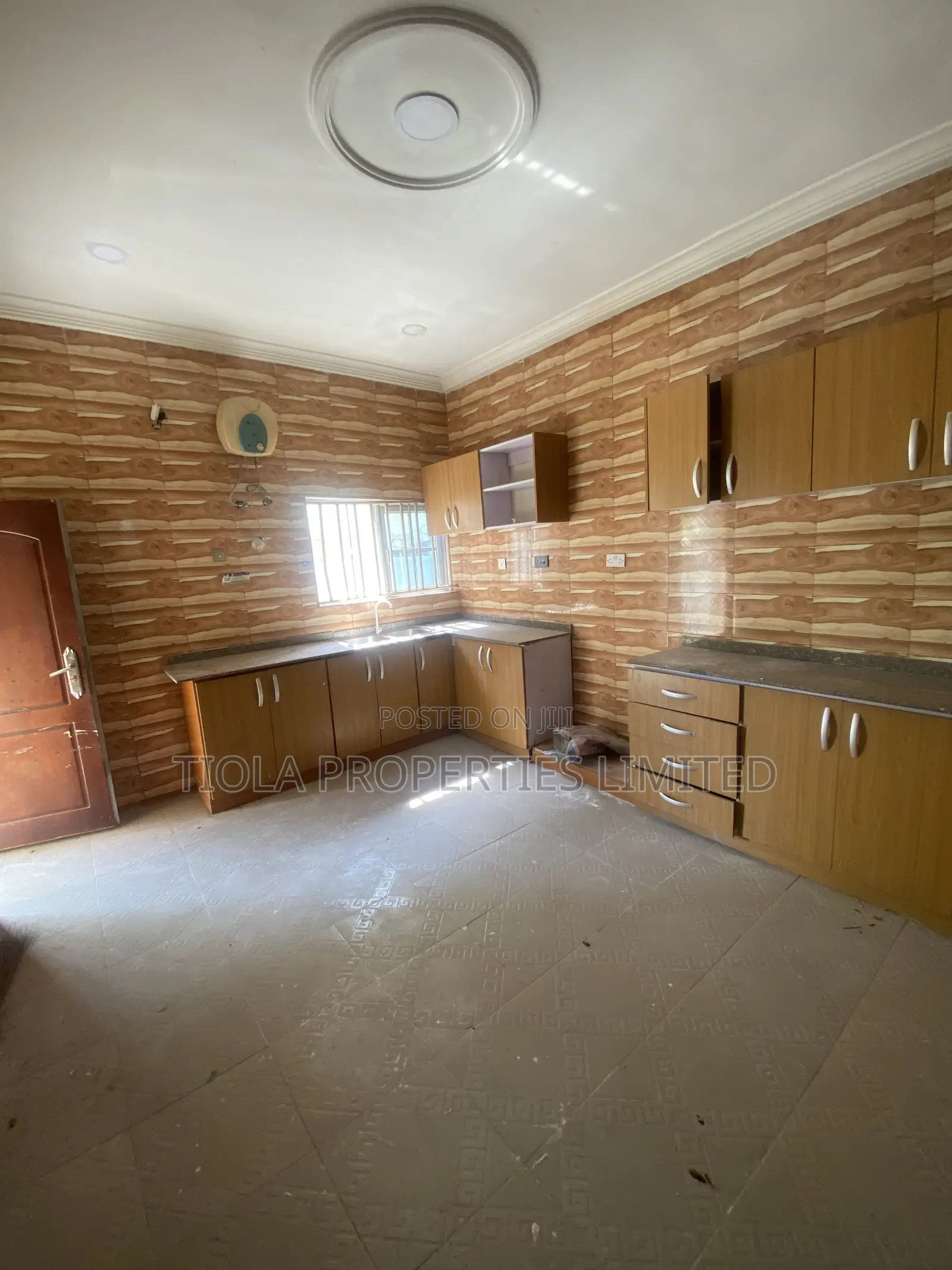5bdrm Duplex in Royal Anchor Estate, Kaura for sale in Kaura