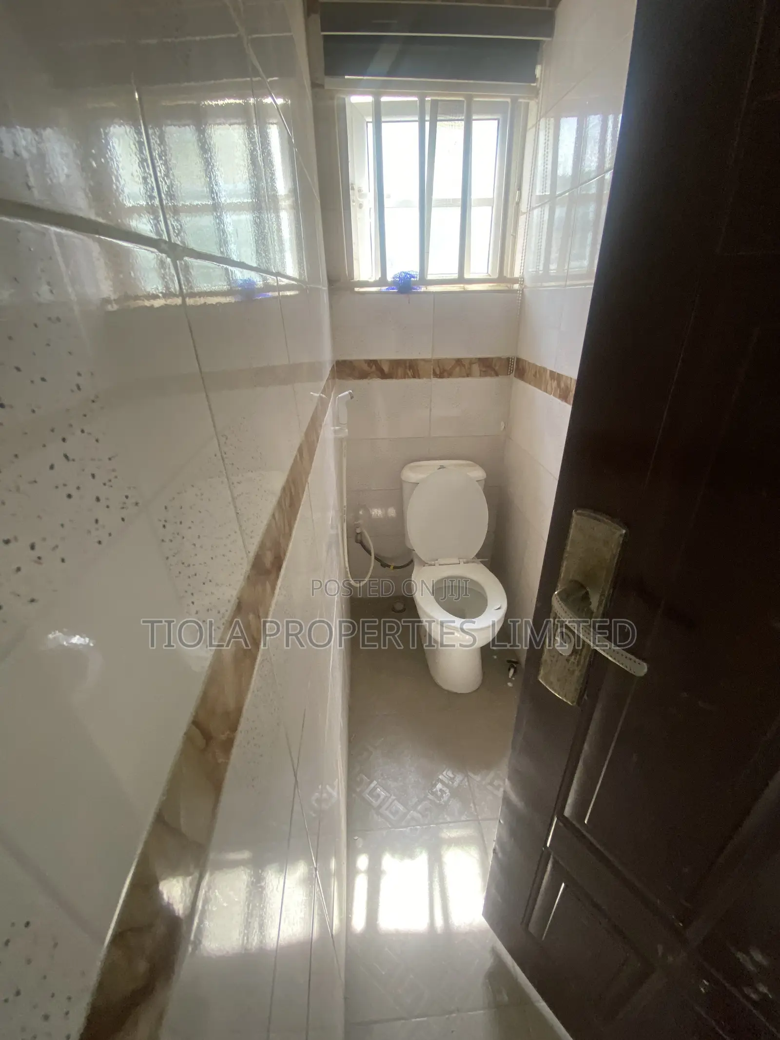 5bdrm Duplex in Royal Anchor Estate, Kaura for sale in Kaura