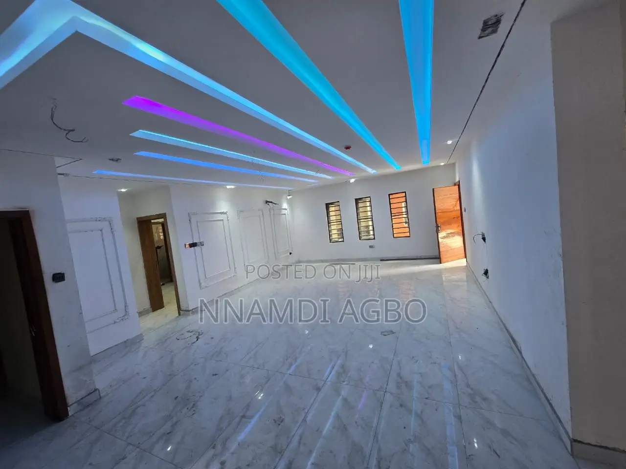 Mini Flat in Chevron for rent in Chevron