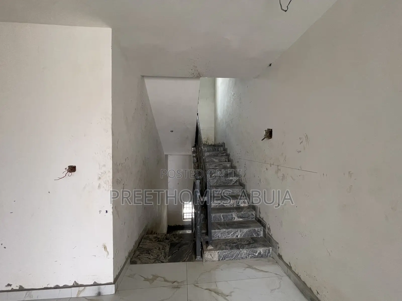 5bdrm Duplex in Ochacho Real Homes 3, Life Camp for sale in Life Camp
